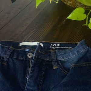!It Kylie High Rise Curvy Skinny
